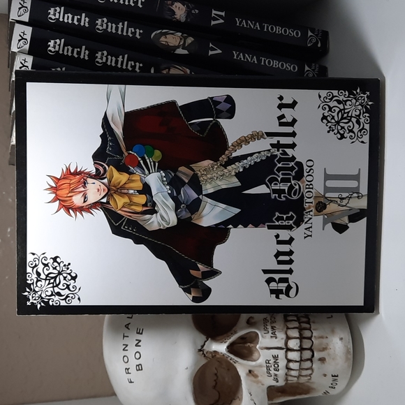 Black Butler Manga Volumes 1-7 Set. - Picture 8 of 9